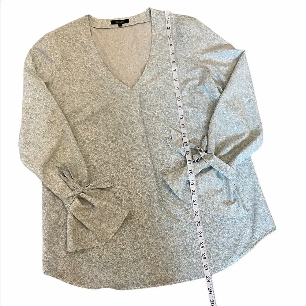 RW&CO Light Loose Fit Tie Sleeve Floral Loose Top - Picture 6 of 8